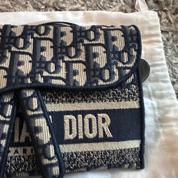 Authentic CHRISTIAN DIOR
2020 Oblique Slim Saddle Belt Pouch - Picture 10 of 16